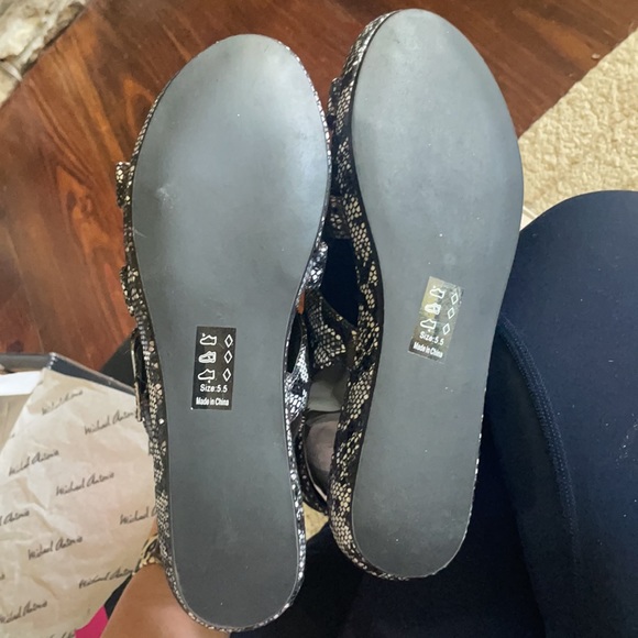 NWT Michael Antonio black snake print gladiator shoes - Picture 5 of 5